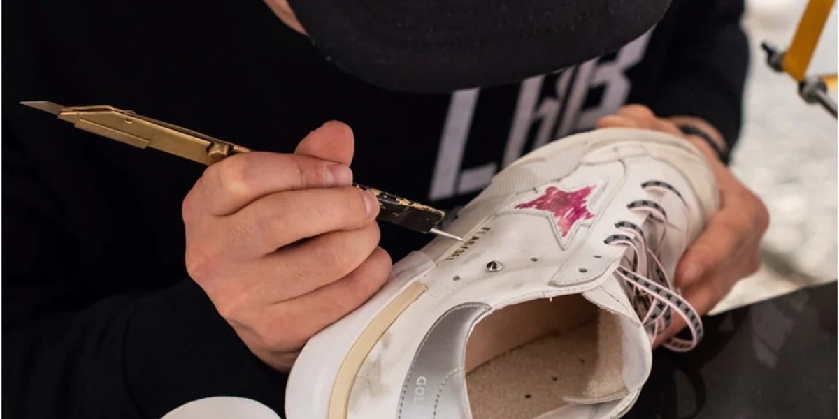 Golden Goose Sneakers Outlet his canon appeared alongside artworks