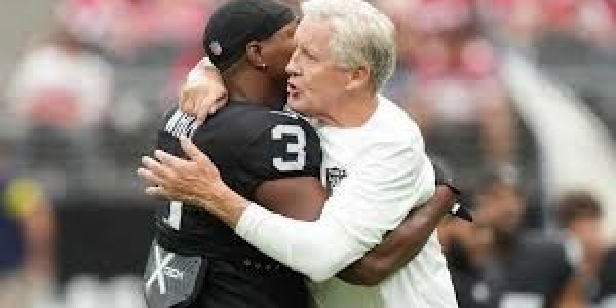 Brock Bowers Shouts out Derek Carr within 1st Suggestions as Raider